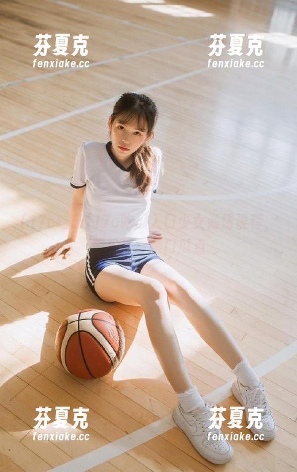 17c吃瓜入口少女倾情推荐，轻松捕捉热门瓜点