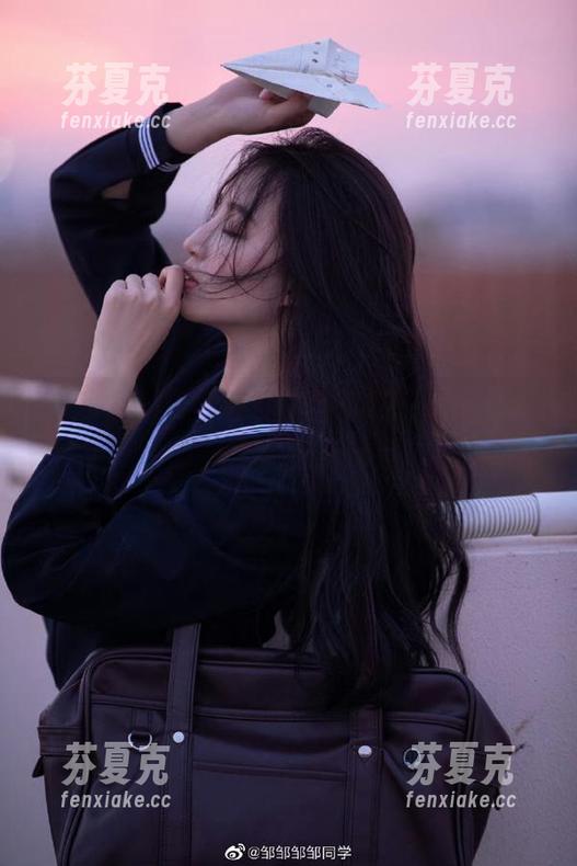 51吃瓜 今日吃瓜必吃就在51吃瓜,女生登录享独家爆料
