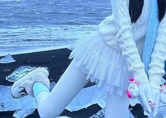 想和女生一起分享趣闻？来51吃瓜网入口观看最新吃瓜