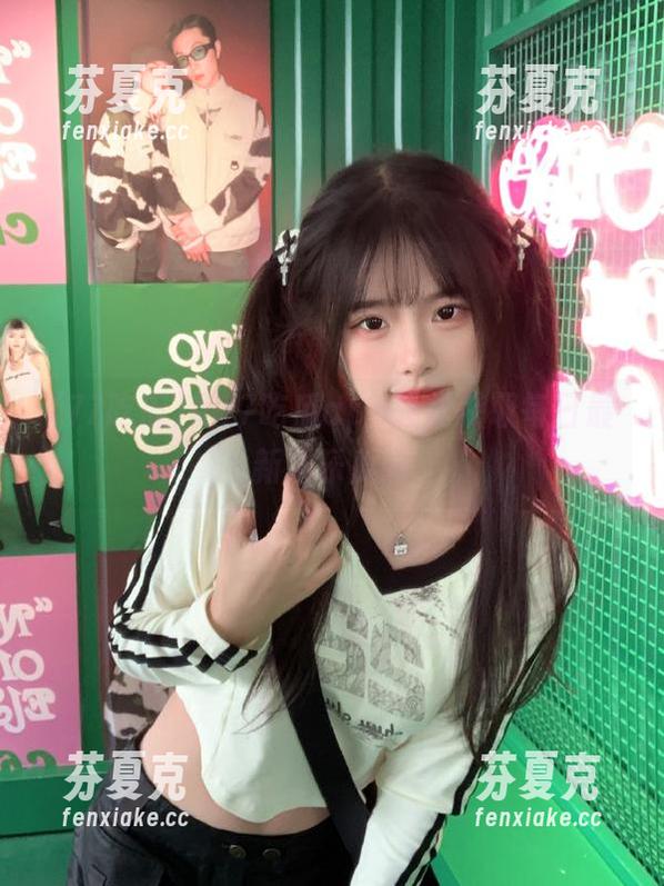 77吃瓜 用77吃瓜app轻松获取每日最新娱乐瓜闻