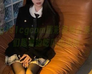 91cgcom精彩视频合集，少女们超爱边吃瓜边追剧