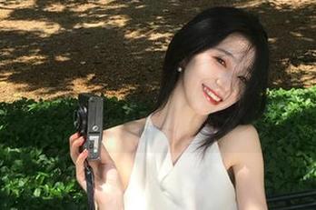 最新91吃瓜中心网址曝光，少女手把手吃最火的瓜