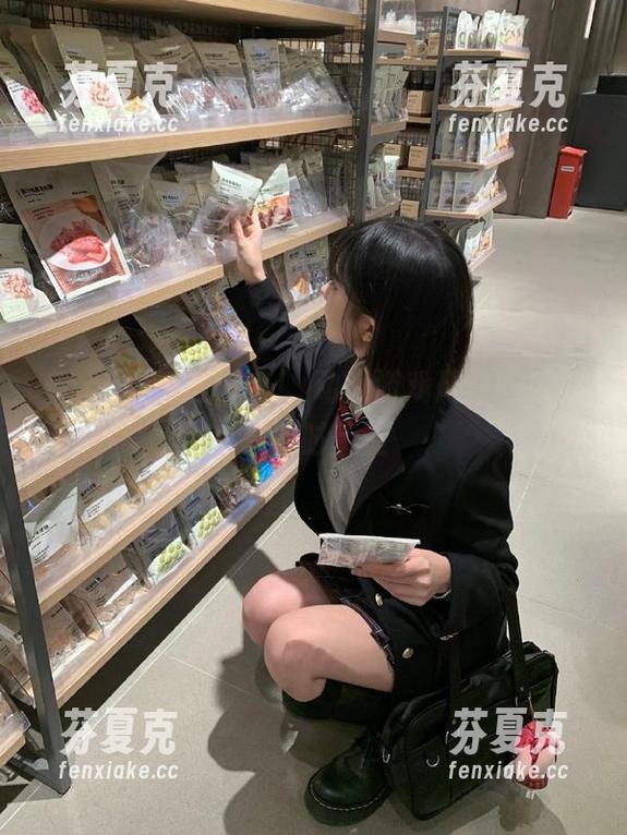 直达cgw，动漫游戏风格吃瓜信息即时传递