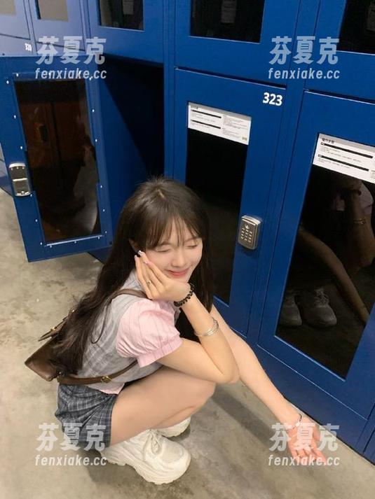 五一 登录五一每日吃瓜精选,观看最火爆的瓜资讯