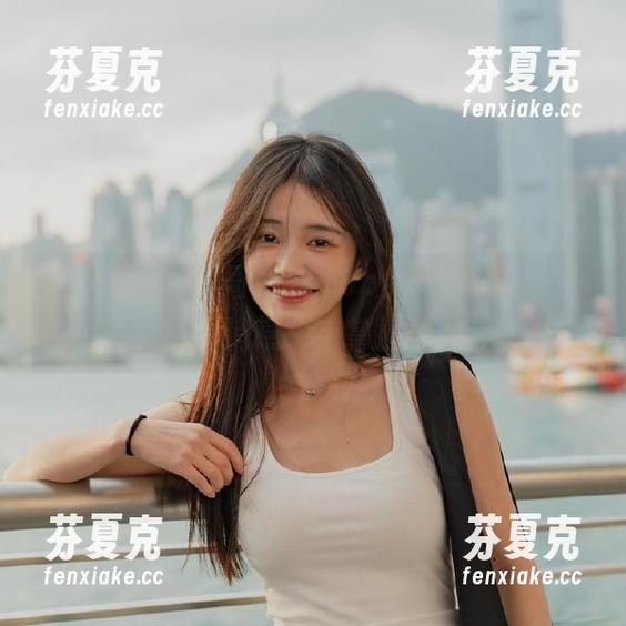 黑哥扒料app免费使用，八卦消息一手掌握