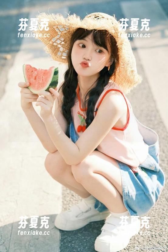 妹子教你在线快速掌握黑料吃瓜app的用法