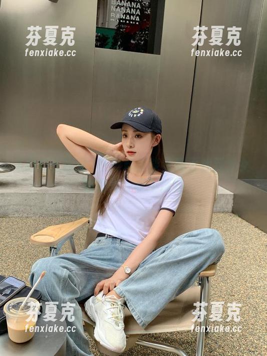 在黑料正能量网页找到少女的勇气，永不迷路